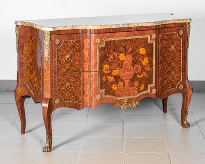 Commode à ressaut ouvrant à deux tiroirs,...