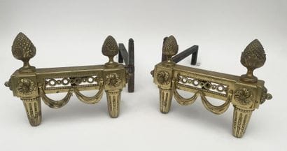 Paire de chenets en bronze.
Style Louis ...