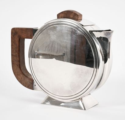 Christian FJERDINGSTAD (1891-1968) pour CHRISTOFLE
Théière...