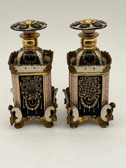 Jacob PETIT (1797-1868), Paris. 
Paire de...