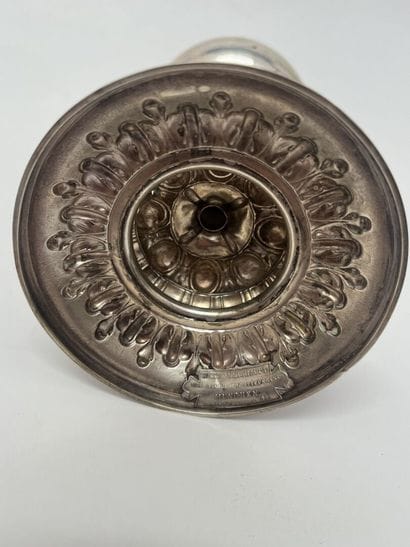 Calice en argent (800/1000) repoussé et vermeil,...