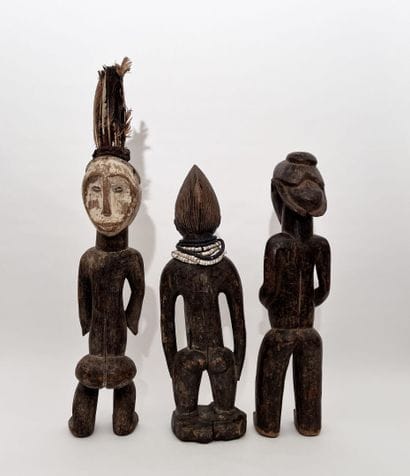 Trois sculptures en bois.
République du Congo...
