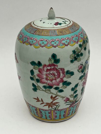 Pot à gingembre en porcelaine et émaux à...