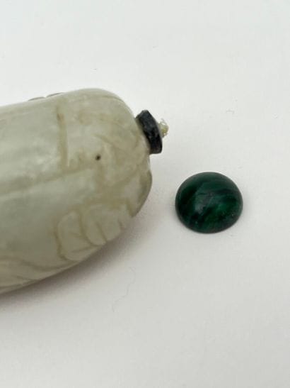 Flacon tabatière en jade néphrite céladon...
