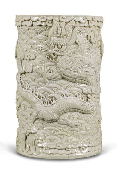 Porte-pinceau en céramique blanche à décor...