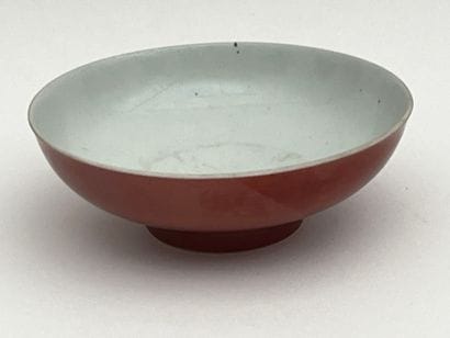 Coupe porcelaine sang de bœuf.
Chine, marque...