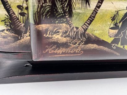 Coffret de fumeur en laque à déor de paysage...