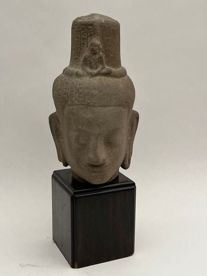 Tête de Bouddha
Sculpture en pierre.
Cambodge,...