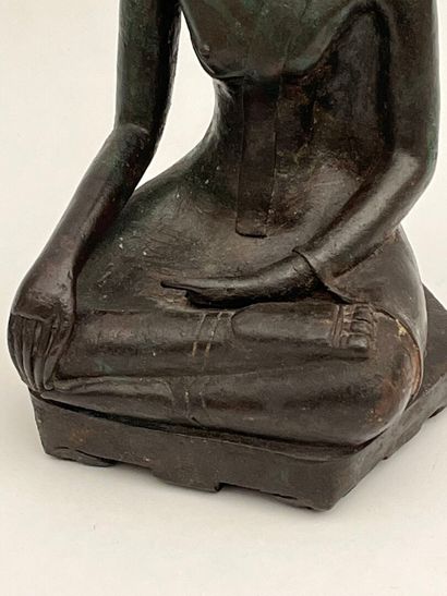Bouddha en prise de la terre à témoin en...