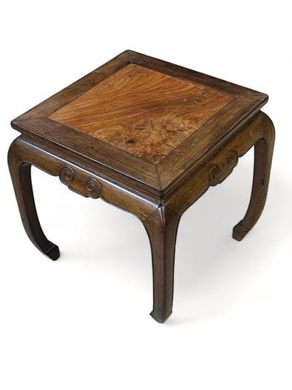 Table basse en bois de Jumu et ronce, pieds...
