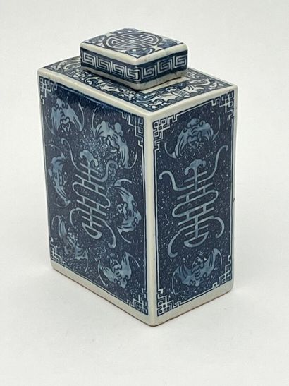 Flacon à thé de forme quadrangulaire en porcelaine...