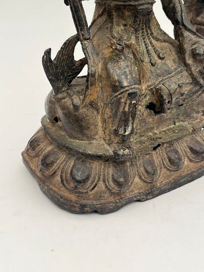 Groupe en bronze représentant la Guanyin...