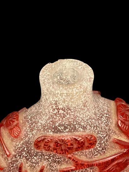 Flacon tabatière en verre Overlay rouge à...
