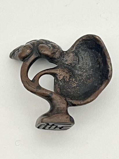 Cachet formant sceau en bronze à décor de...
