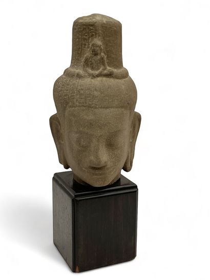 Tête de Bouddha
Sculpture en pierre.
Cambodge,...