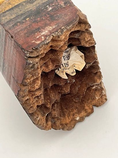 Bouddha en bois doré, prenant la terre à...