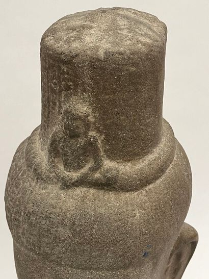 Tête de Bouddha
Sculpture en pierre.
Cambodge,...