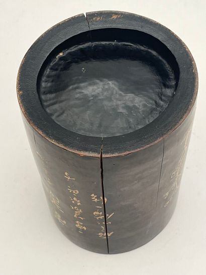 Porte pinceaux bitong en bois, à décor de...