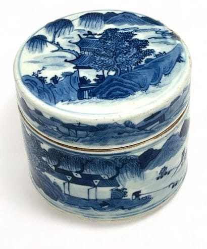 Boîte circulaire couverte en porcelaine bleu...