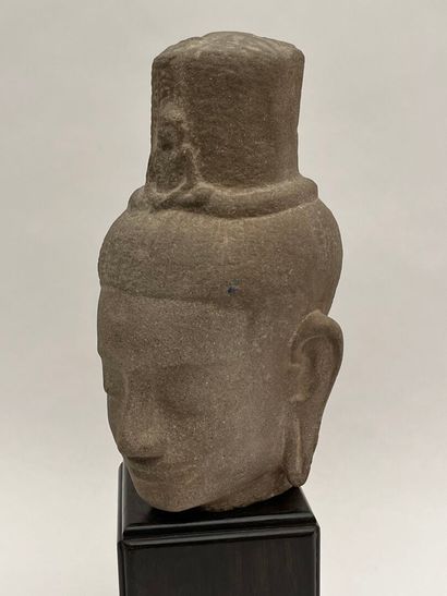 Tête de Bouddha
Sculpture en pierre.
Cambodge,...