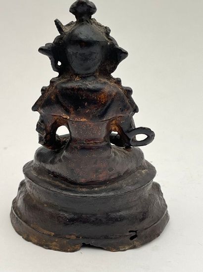 Statuette en bronze laqué, représentant la...