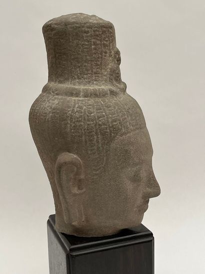 Tête de Bouddha
Sculpture en pierre.
Cambodge,...