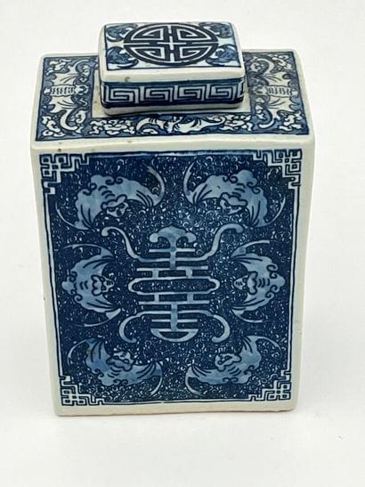 Flacon à thé de forme quadrangulaire en porcelaine...