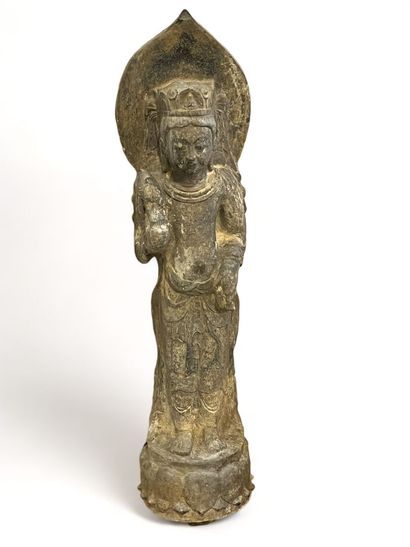 Stèle bouddhique en calcaire gris sculptée.
Chine,...