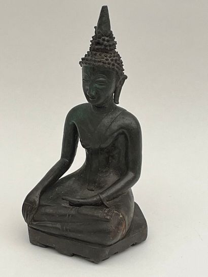 Bouddha en prise de la terre à témoin en...
