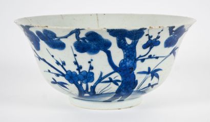 Coupe sur talon en porcelaine blanche de...