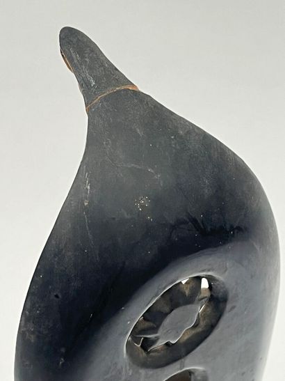 Sculpture en bois doré et laque représentant...