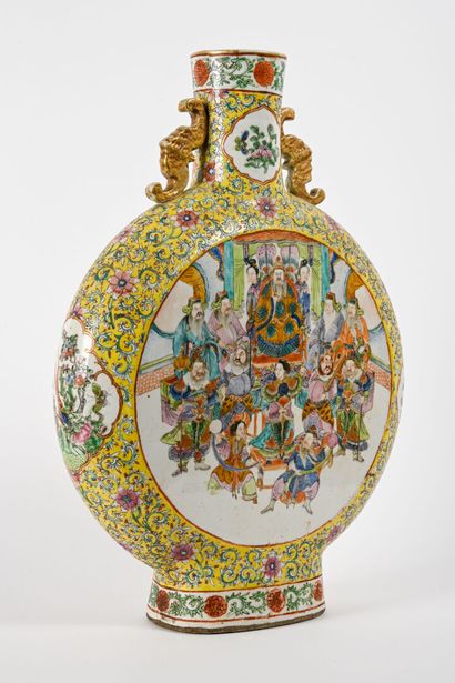 Vase gourde en porcelaine de forme 