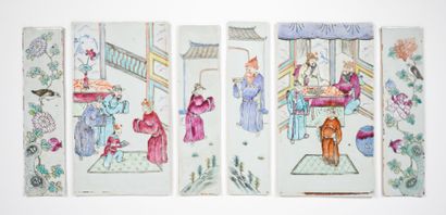 Ensemble de six plaques décoratives en porcelaine...
