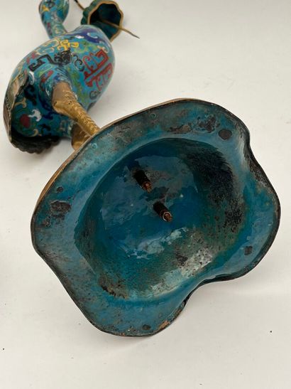 Paire d'échassiers en émaux cloisonnés sur...