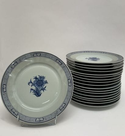 HAVILAND LIMOGES - FELIX FRERES
Blue sunflowers
White...