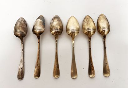 Suite of six silver dessert spoons, single-flat...