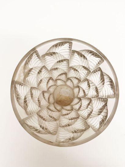 LALIQUE FRANCE
Moissac
Pressed molded glass...