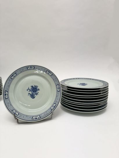 HAVILAND LIMOGES - FELIX FRERES
Blue sunflowers
White...