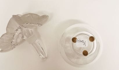 LALIQUE FRANCE
Bottle, Anemones model, in...