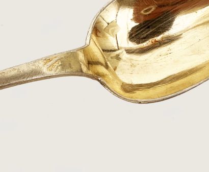 Suite of six silver dessert spoons, single-flat...