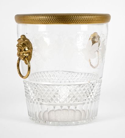 Champagne bucket in cut and engraved crystal...