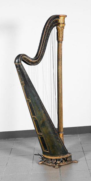 Wooden harp and gilded stucco decorated with...