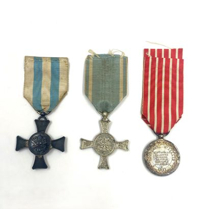 Set of 3 decorations relating to the Italian...