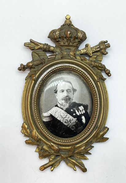 Beautiful enameled bust photo of His Majesty...