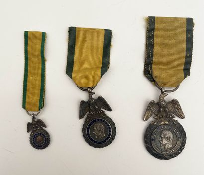 Lot of three decorations on the theme of...