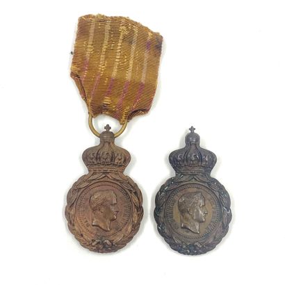 Set of 2 decorations known as Saint Helena...