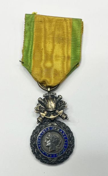 Third Republic type military medal, biface...