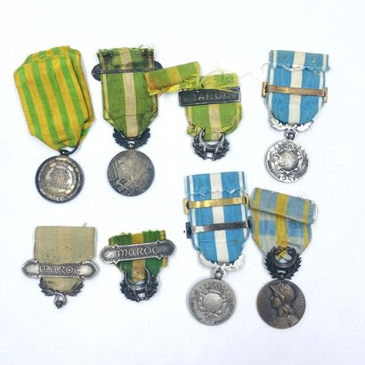 Lot of various colonial decorations. There...