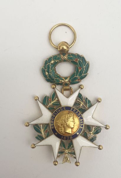 Gold and enamel knight's star of the Légion...