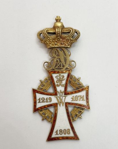 Gold and enamel two-sided knight's cross...
